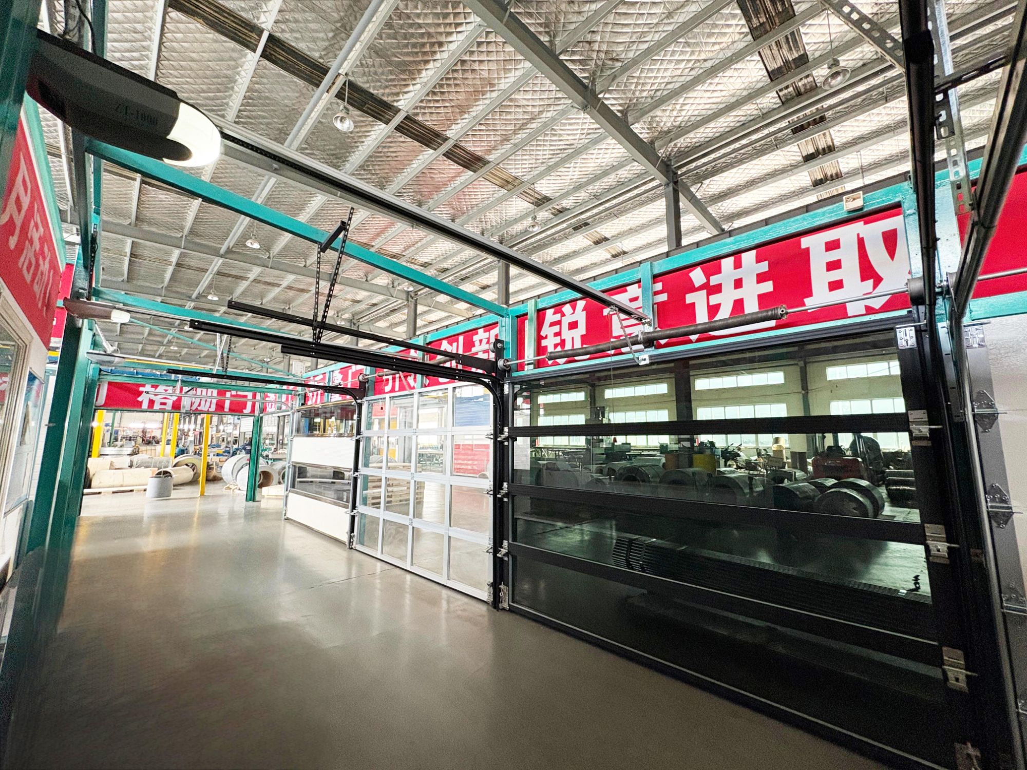 Full View Garage Door Factory: Crafting Stunning Panoramic Doors for Modern Homes